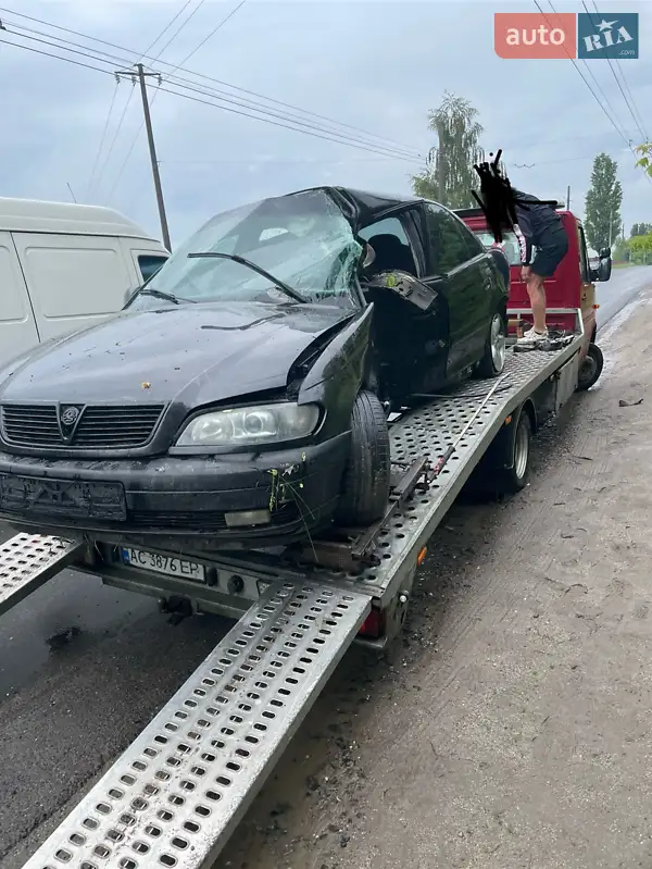 2003 opel omega