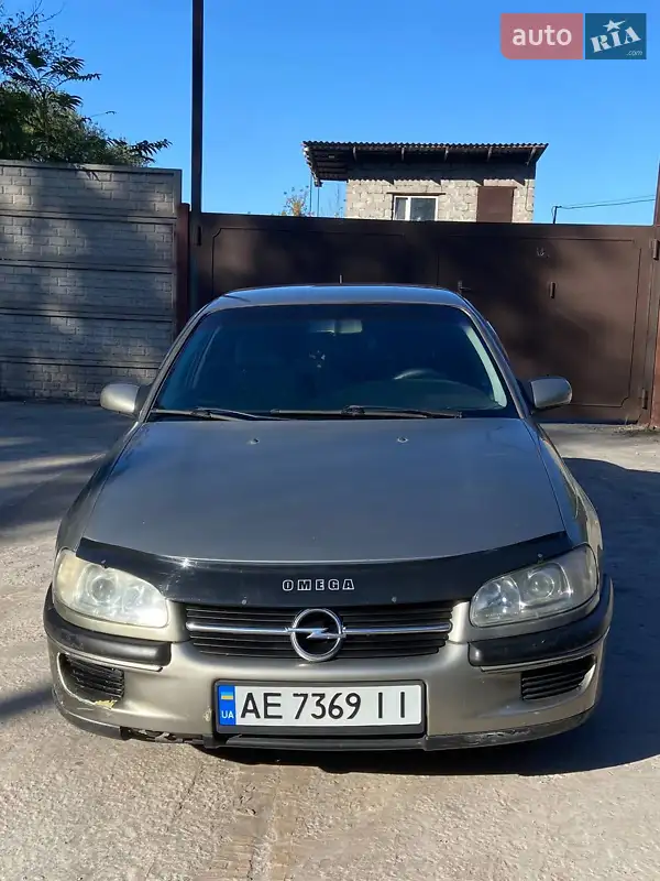 1999 opel omega