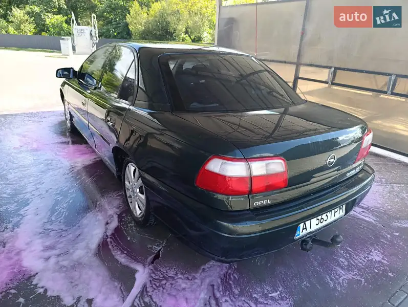2000 opel omega