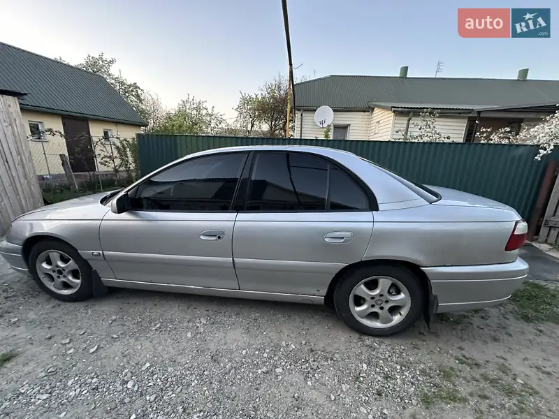 2000 opel omega