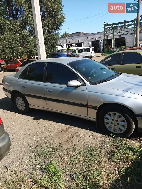 1998 opel omega