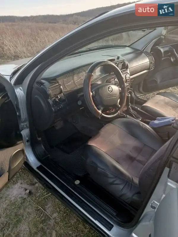 1999 opel omega