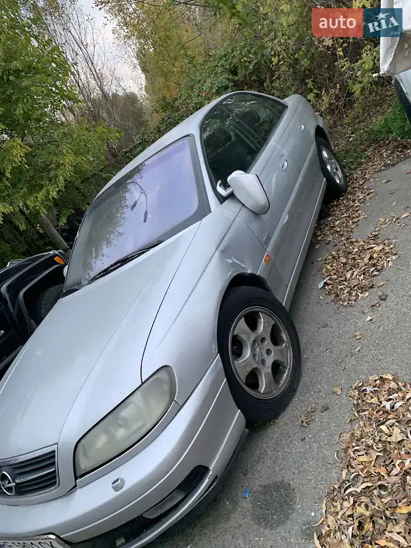 2000 opel omega