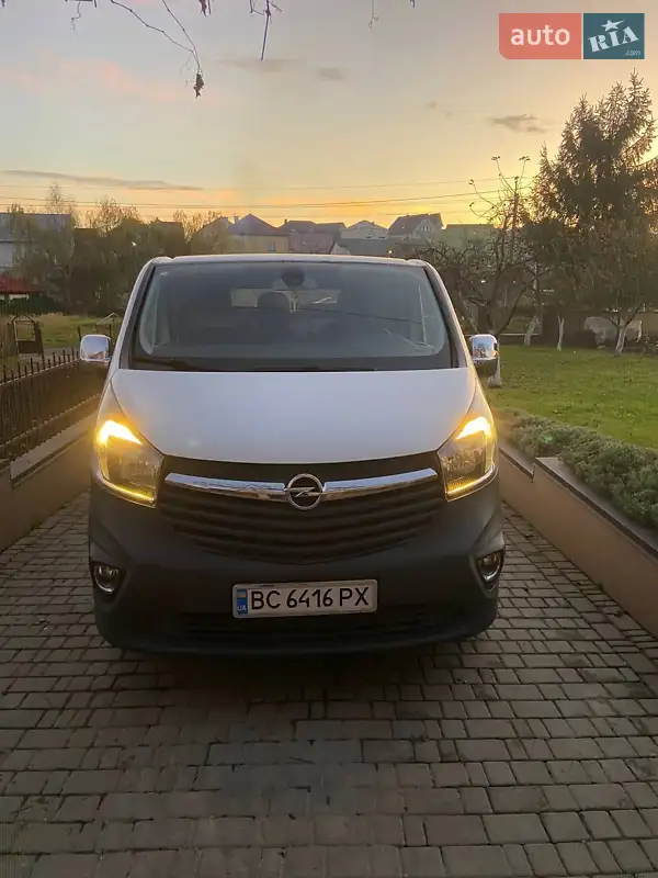 2015 opel vivaro