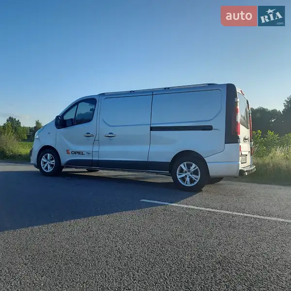 2016 opel vivaro