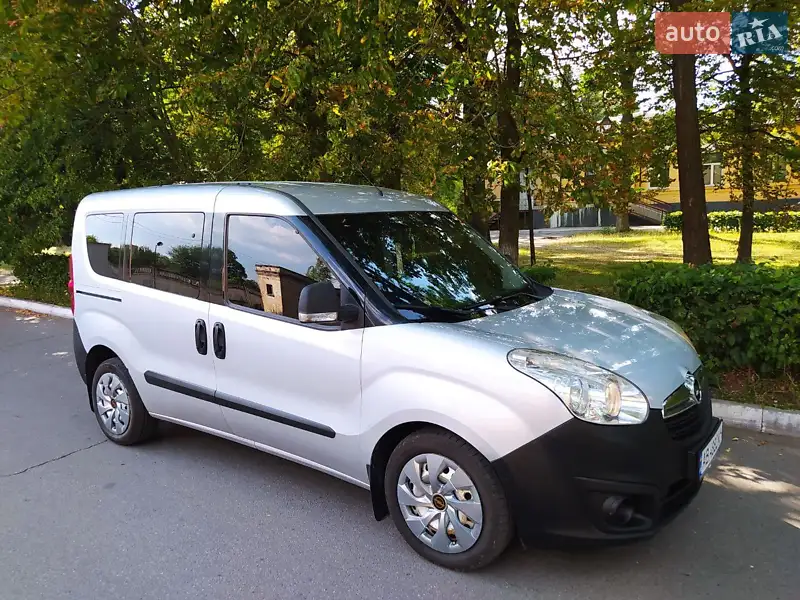 2012 opel combo
