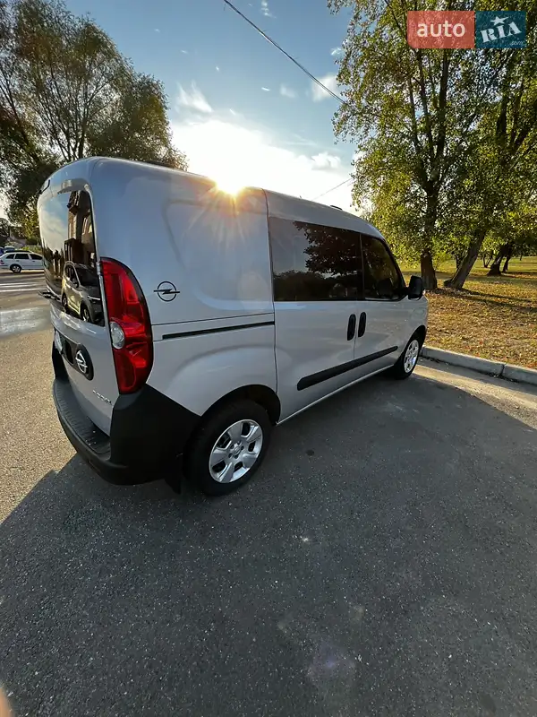 2012 opel combo
