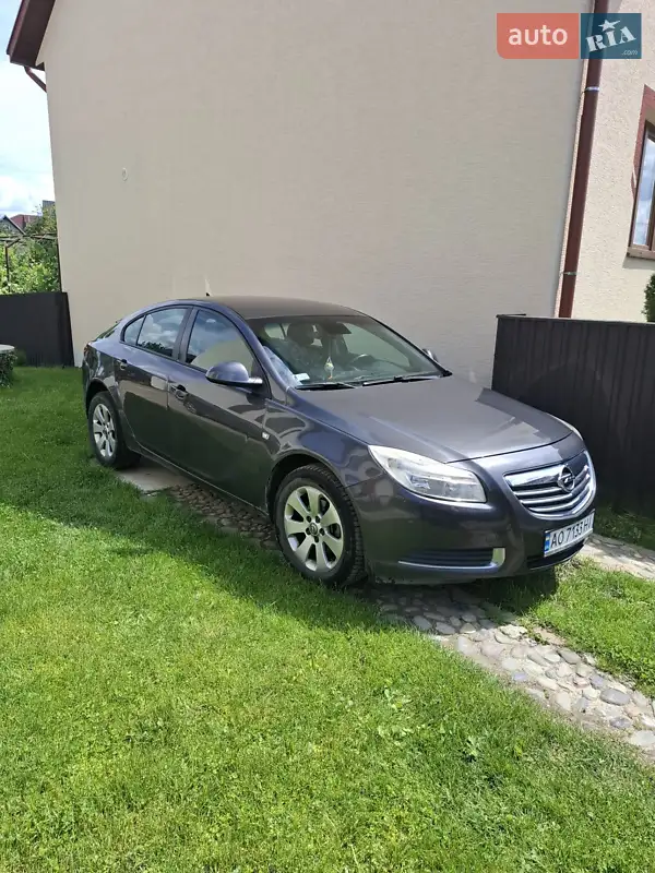 2012 opel insignia