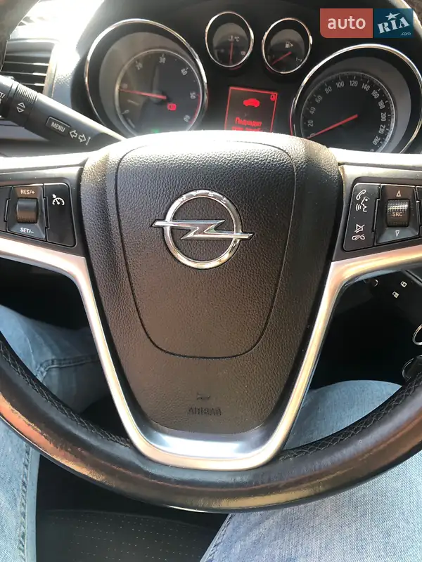 2011 opel insignia