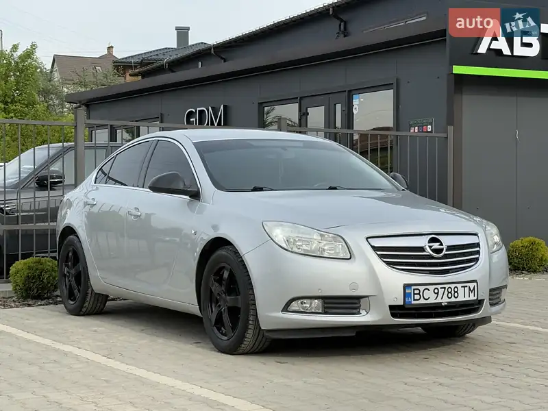 2012 opel insignia