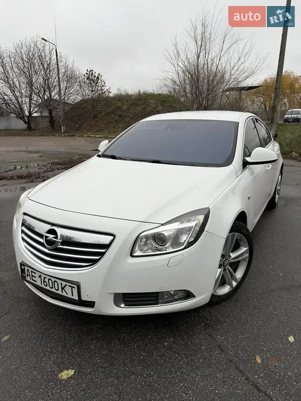 2012 opel insignia