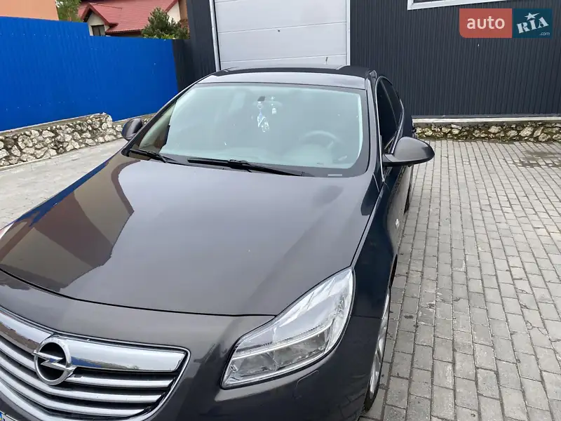 2012 opel insignia