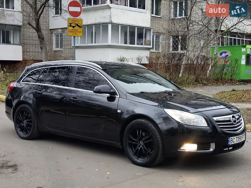 2012 opel insignia