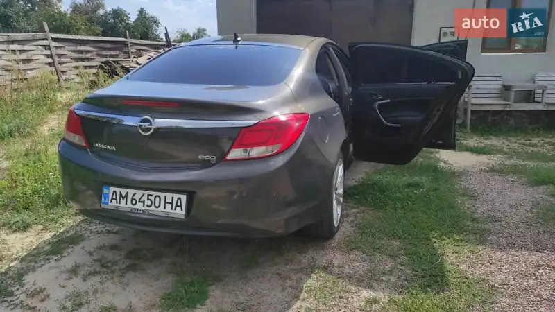 2012 opel insignia