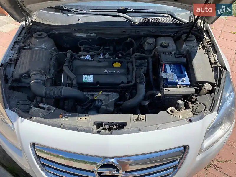 2012 opel insignia
