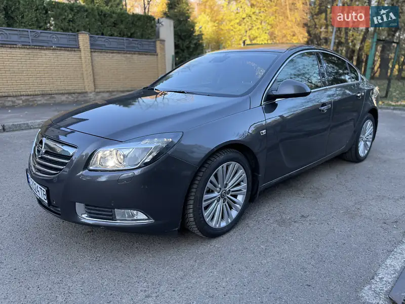 2012 opel insignia