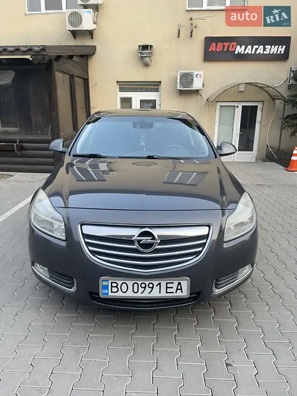 2012 opel insignia