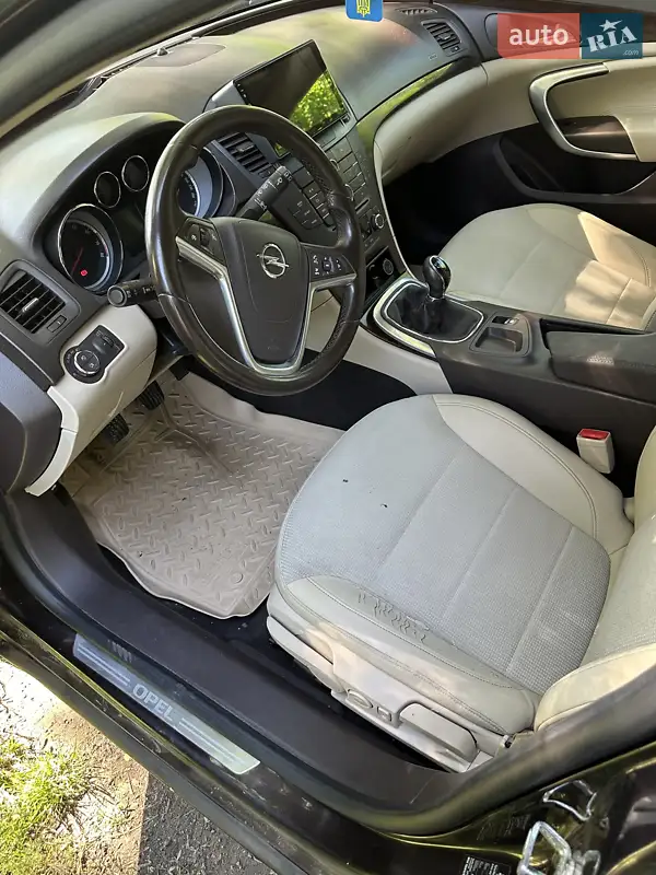 2011 opel insignia