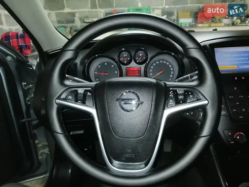 2012 opel insignia