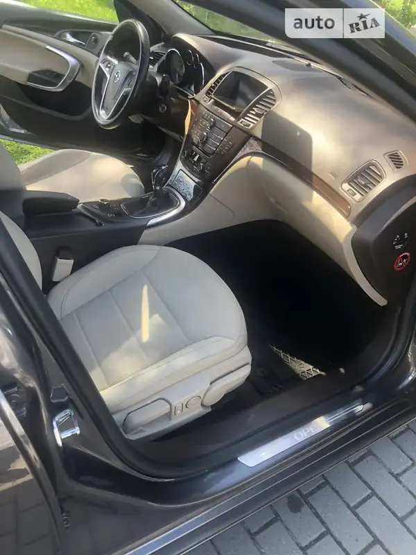 2011 opel insignia