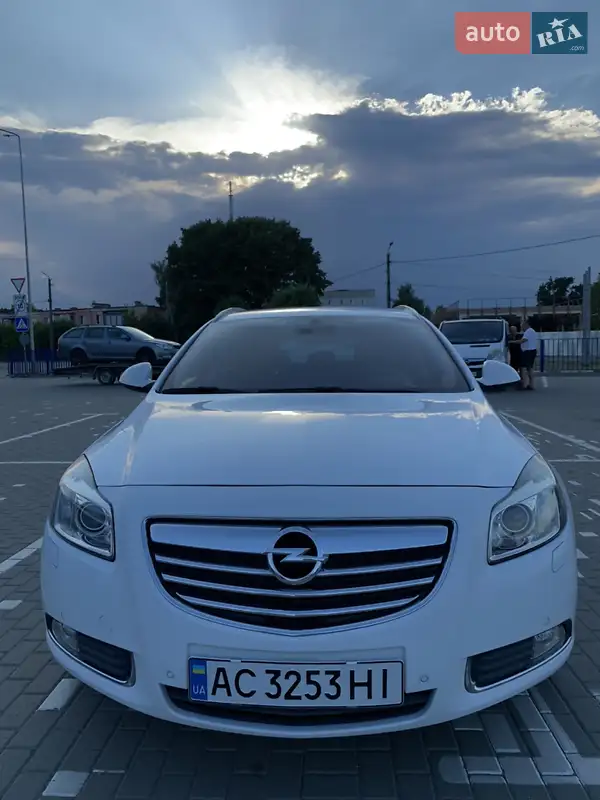 2011 opel insignia