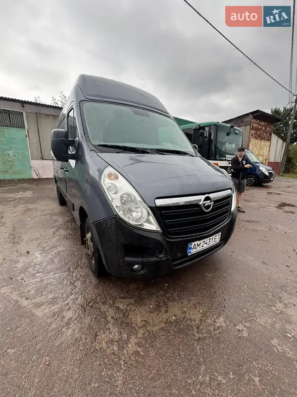 2017 opel movano
