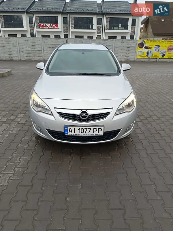 2011 opel astra sports tourer