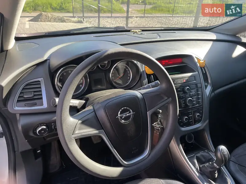 2014 opel astra