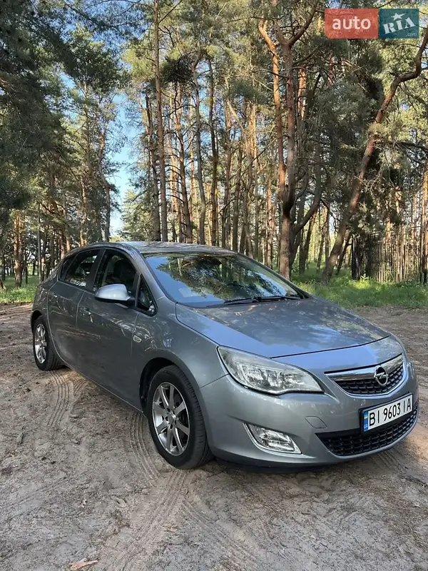 2011 opel astra