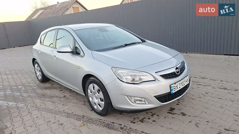 2011 opel astra