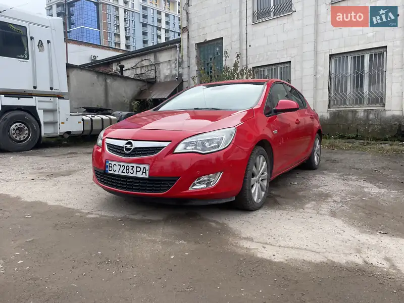 2011 opel astra