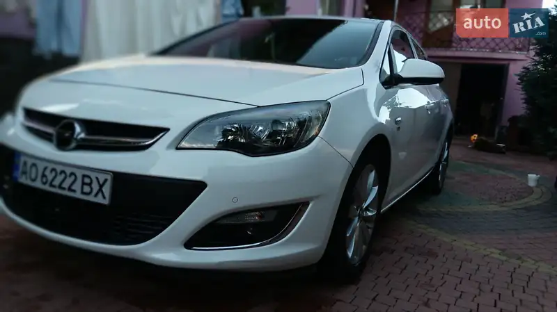 2012 opel astra