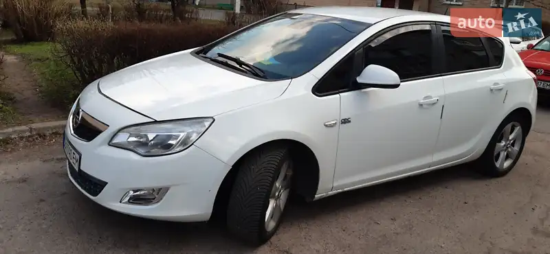 2011 opel astra