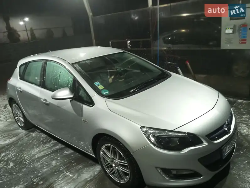2012 opel astra