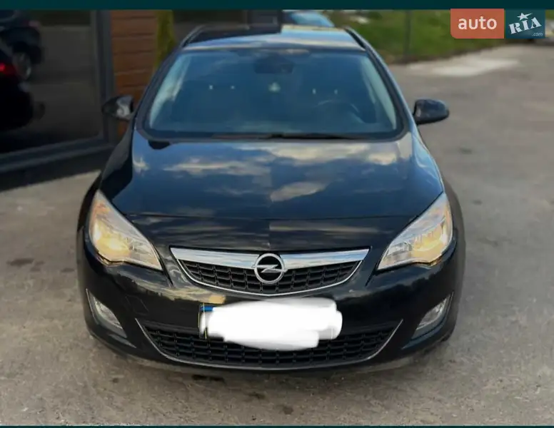 2011 opel astra