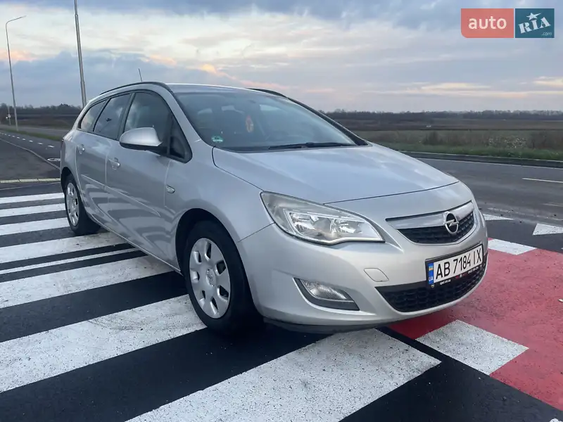 2011 opel astra