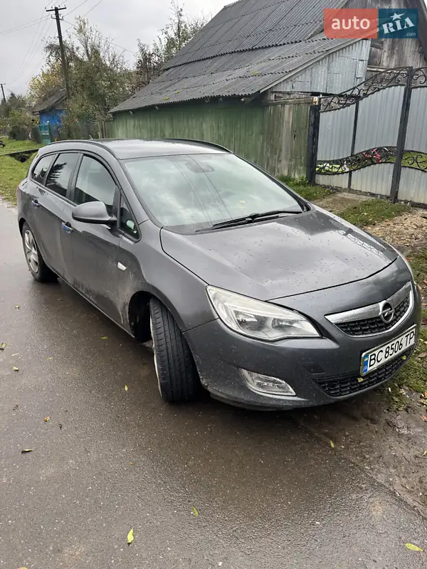 2011 opel astra