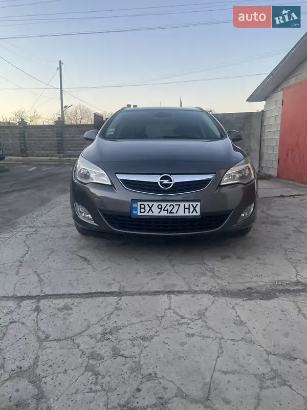 2011 opel astra