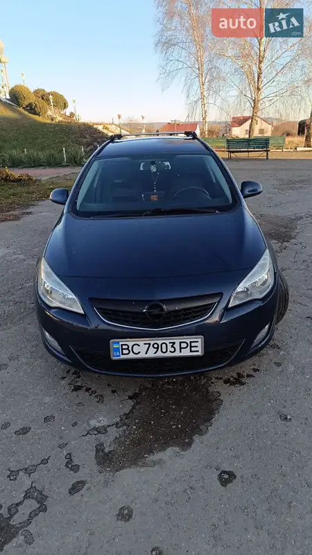 2011 opel astra