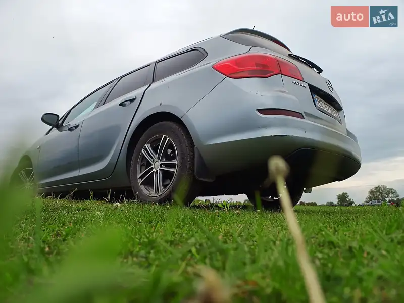 2011 opel astra