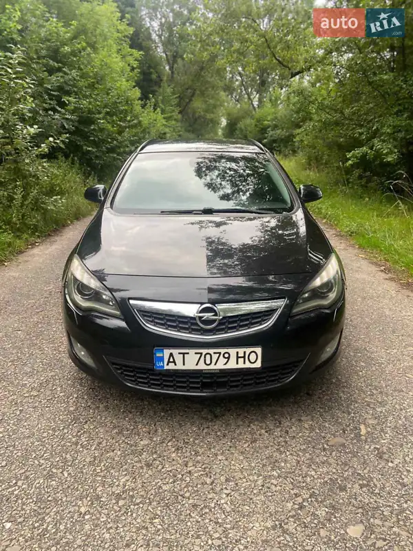 2012 opel astra