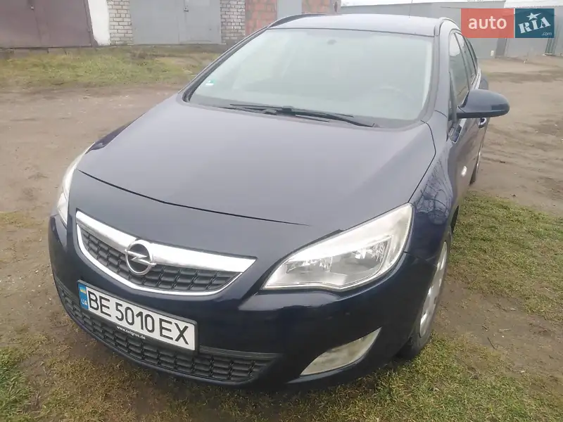 2011 opel astra sports tourer