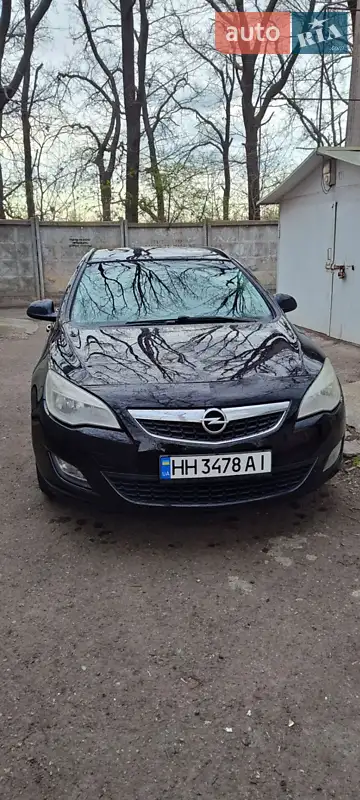 2011 opel astra