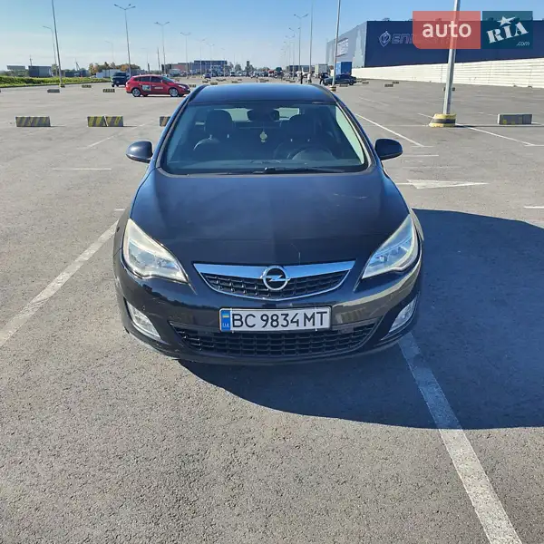 2011 opel astra