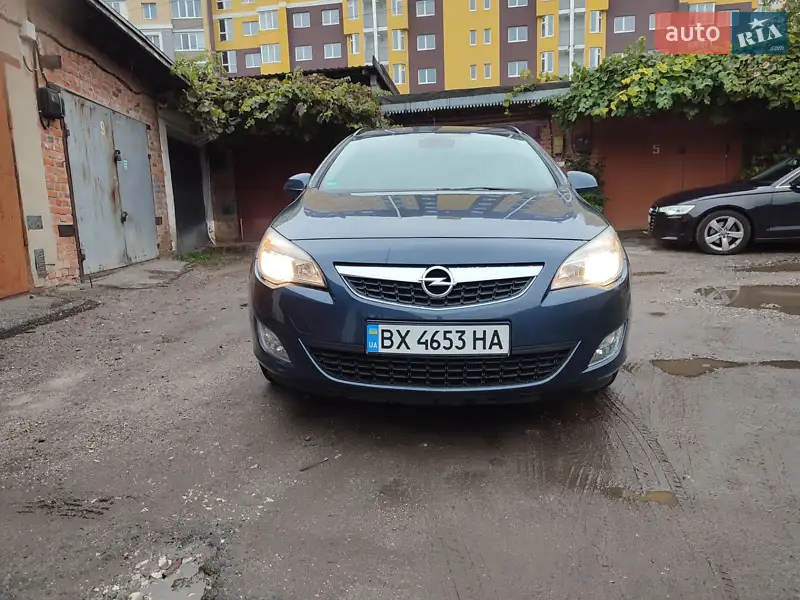 2011 opel astra sports tourer