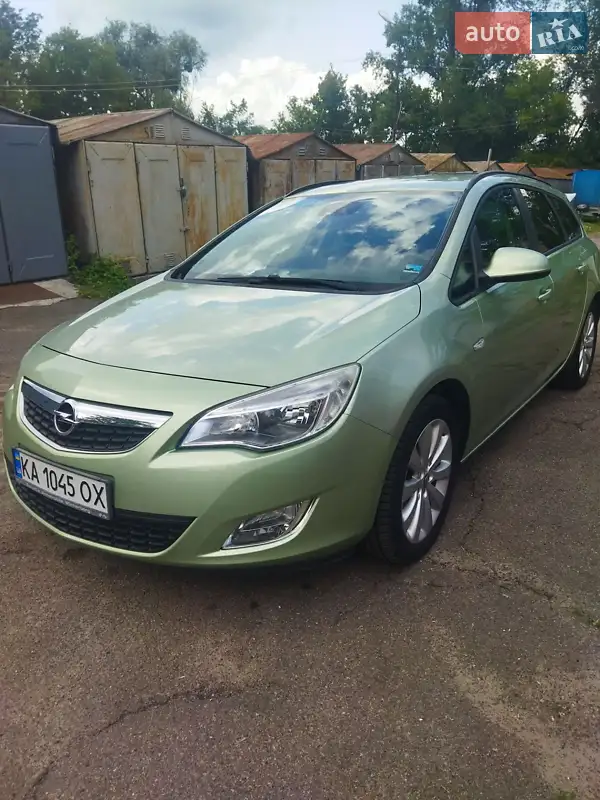 2011 opel astra sports tourer