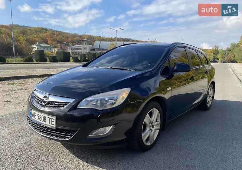 2011 opel astra