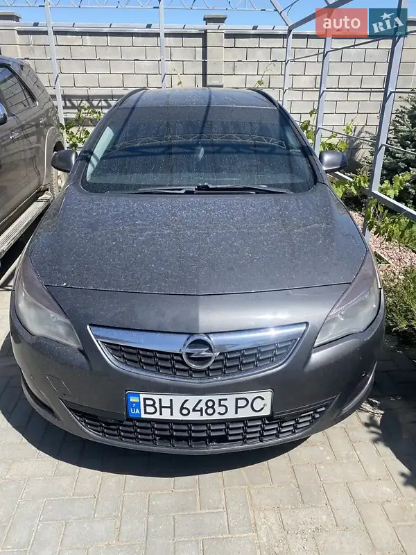 2011 opel astra