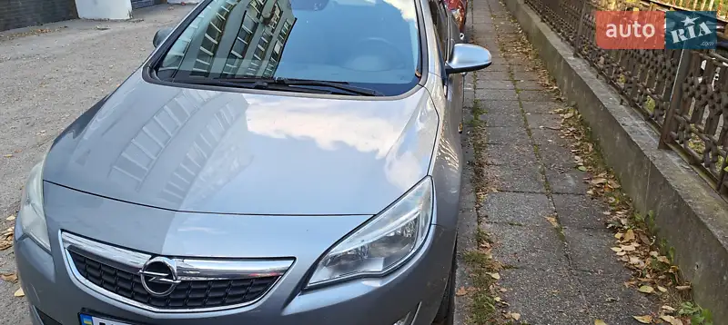 2011 opel astra