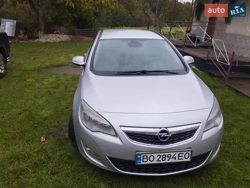 2011 opel astra